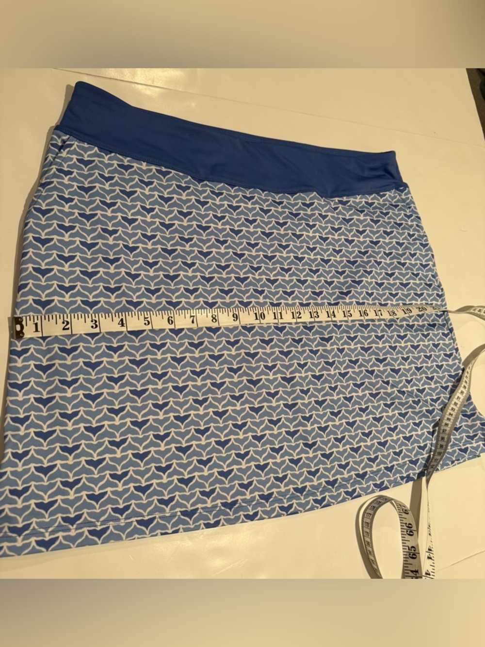 Vineyard vines performance woman’s athleticc skort with whale fin size Large - Picture 3 of 11